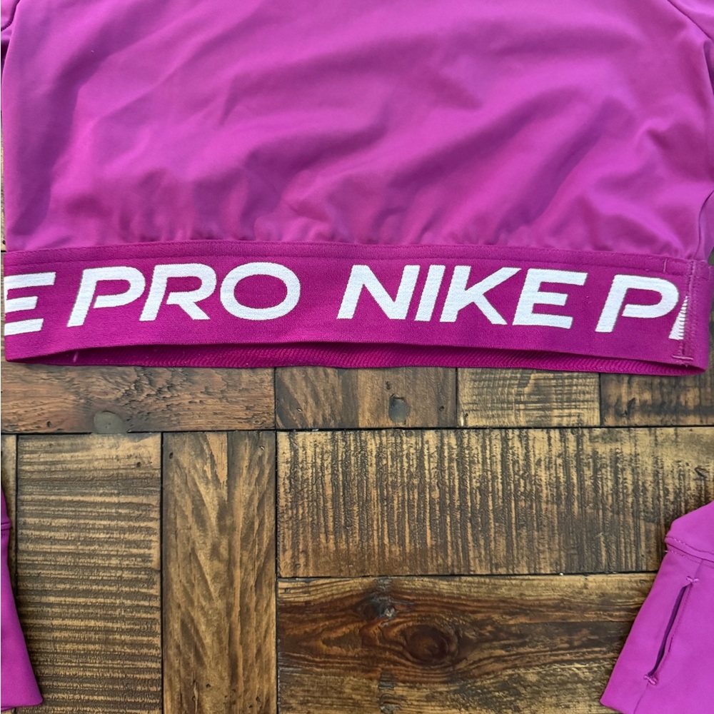 Nike Long Sleeve Cropped Performance Top - Picture 3 of 8